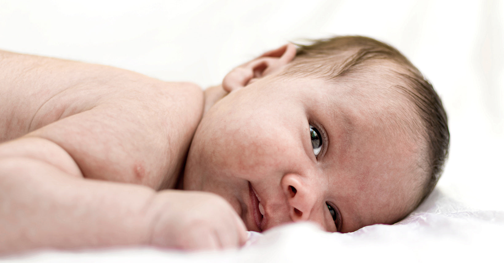 How to swaddle a baby?