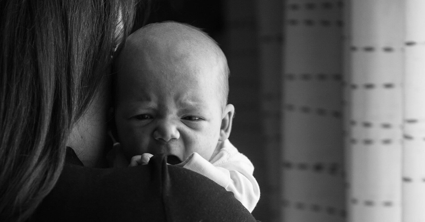 How to soothe a crying baby of 0-12 months?