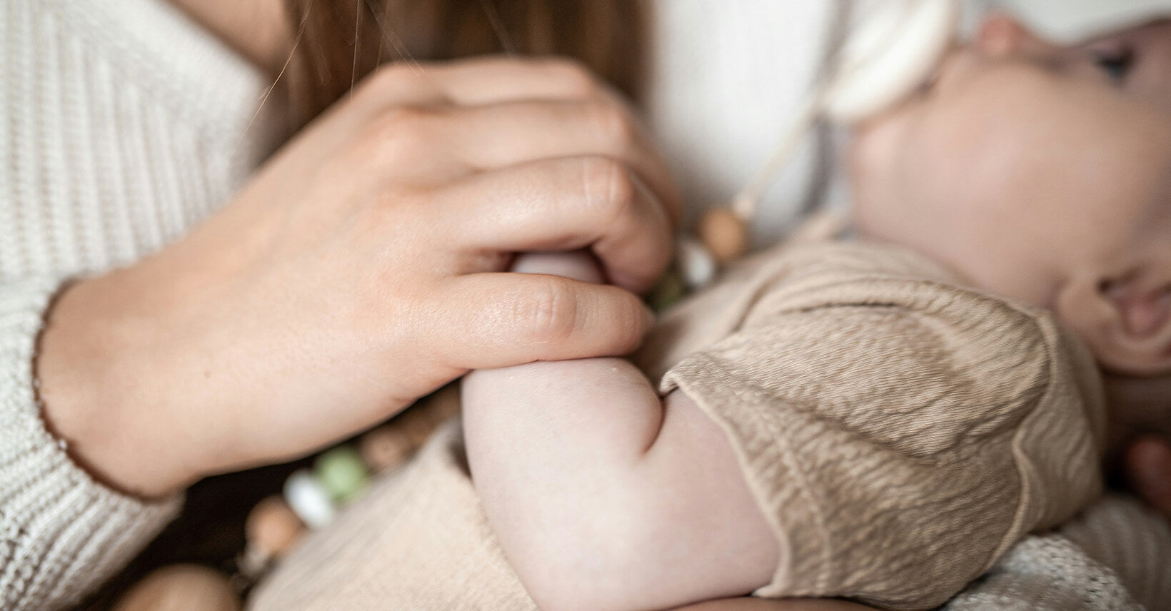 What kinds of soothing colors of babies’ clothes are good for babies?