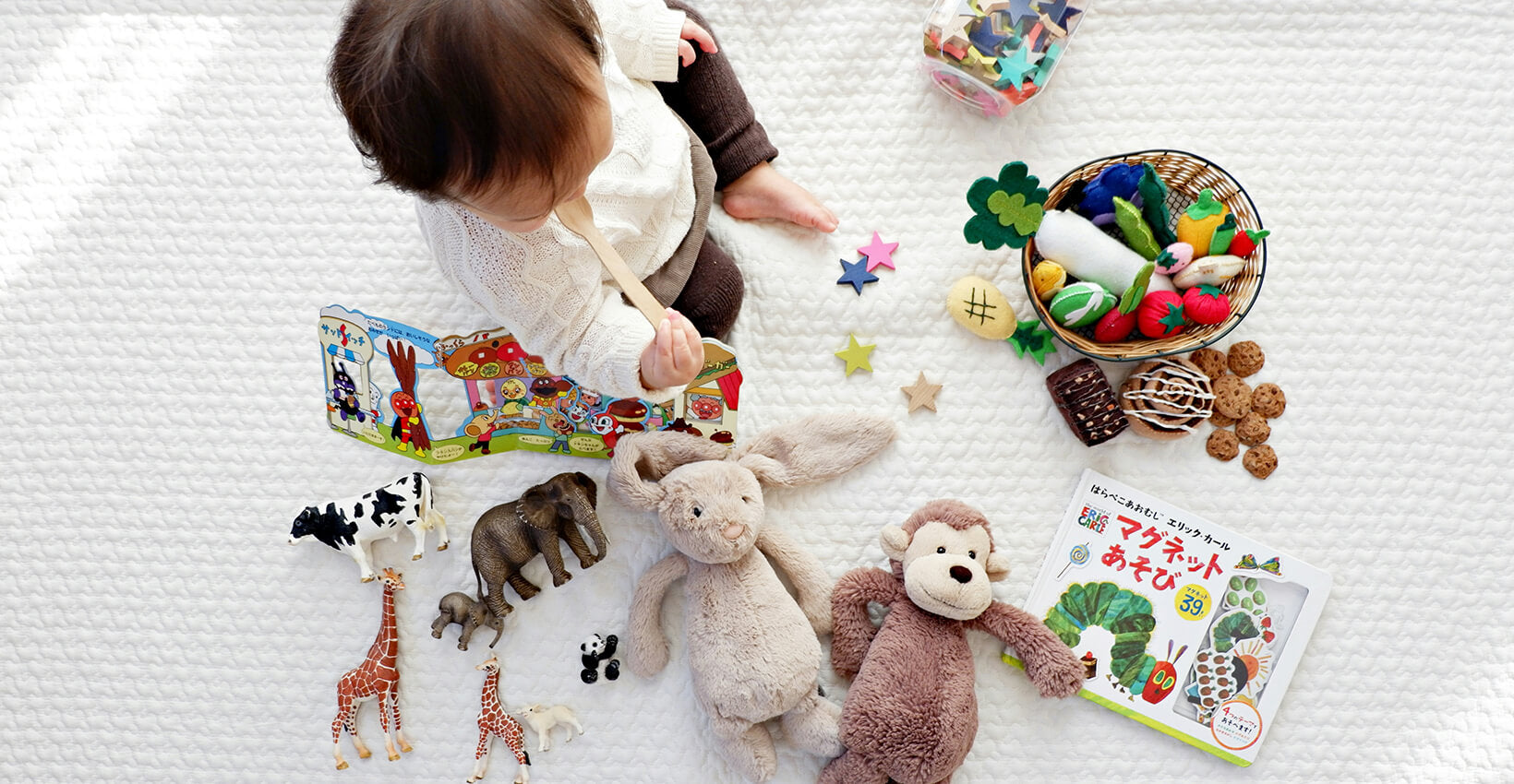 When Can a Baby Sleep With a Stuffed Animal?