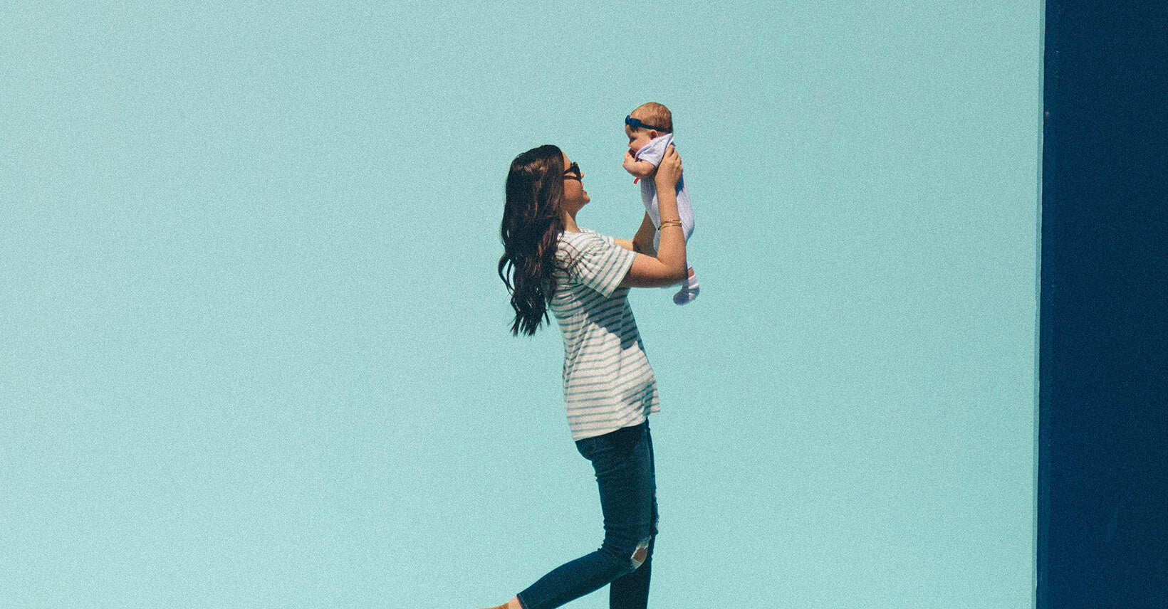 When do babies see color