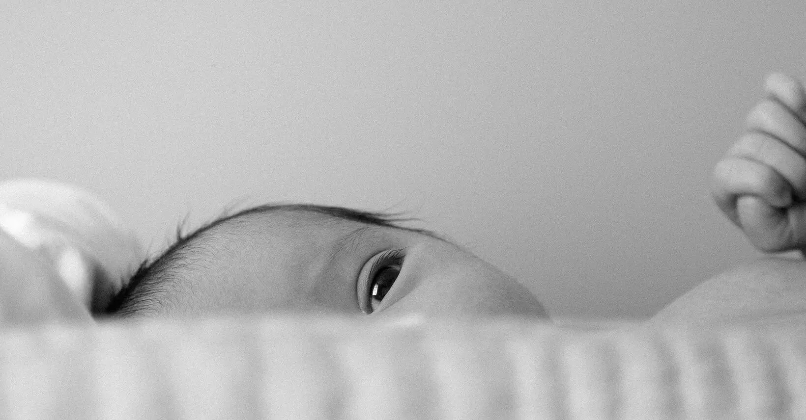 My baby mixed up day and night, what can I do?