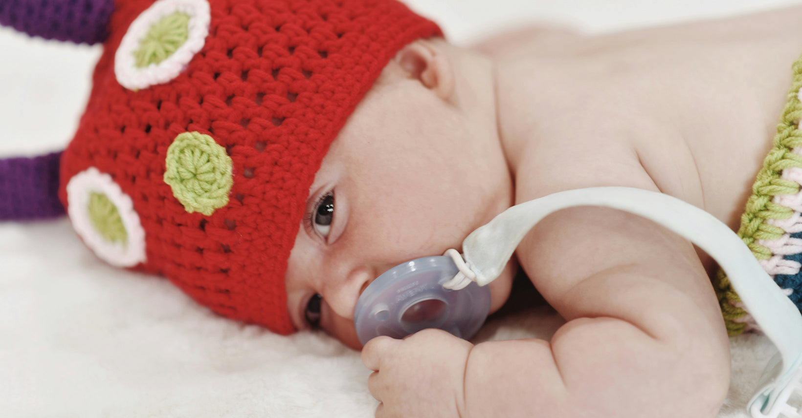 Can babies sleep with a pacifier?