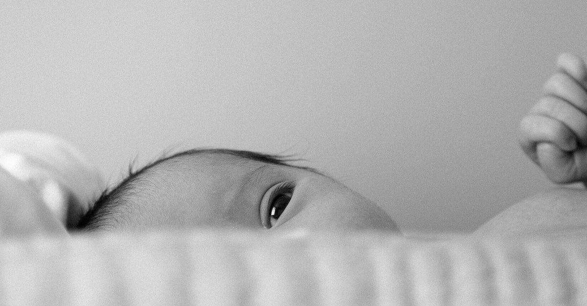 My baby mixed up day and night, what can I do?