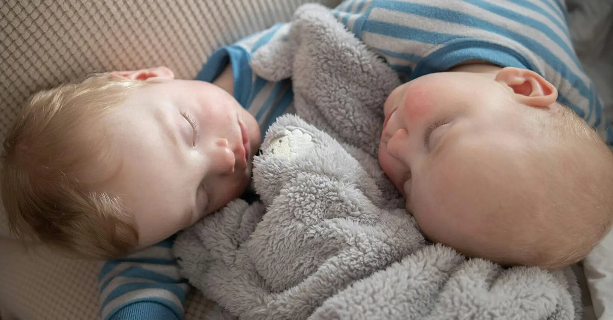 A Comprehensive Guide to When Baby Can Sleep With a Blanket