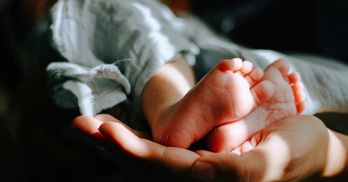 How to Properly Dress a Baby with Fever at Night