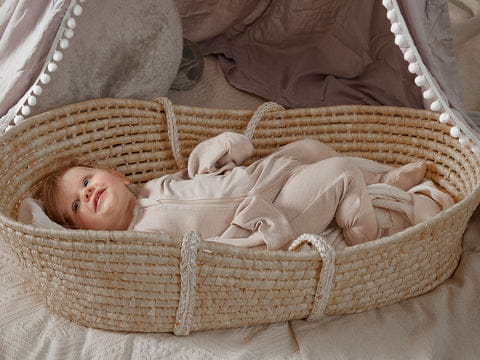 How Long Should a Mother Breastfeed Her Baby?