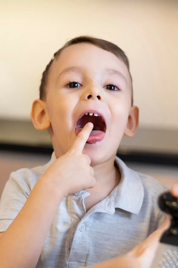 Close up kid with open mouth