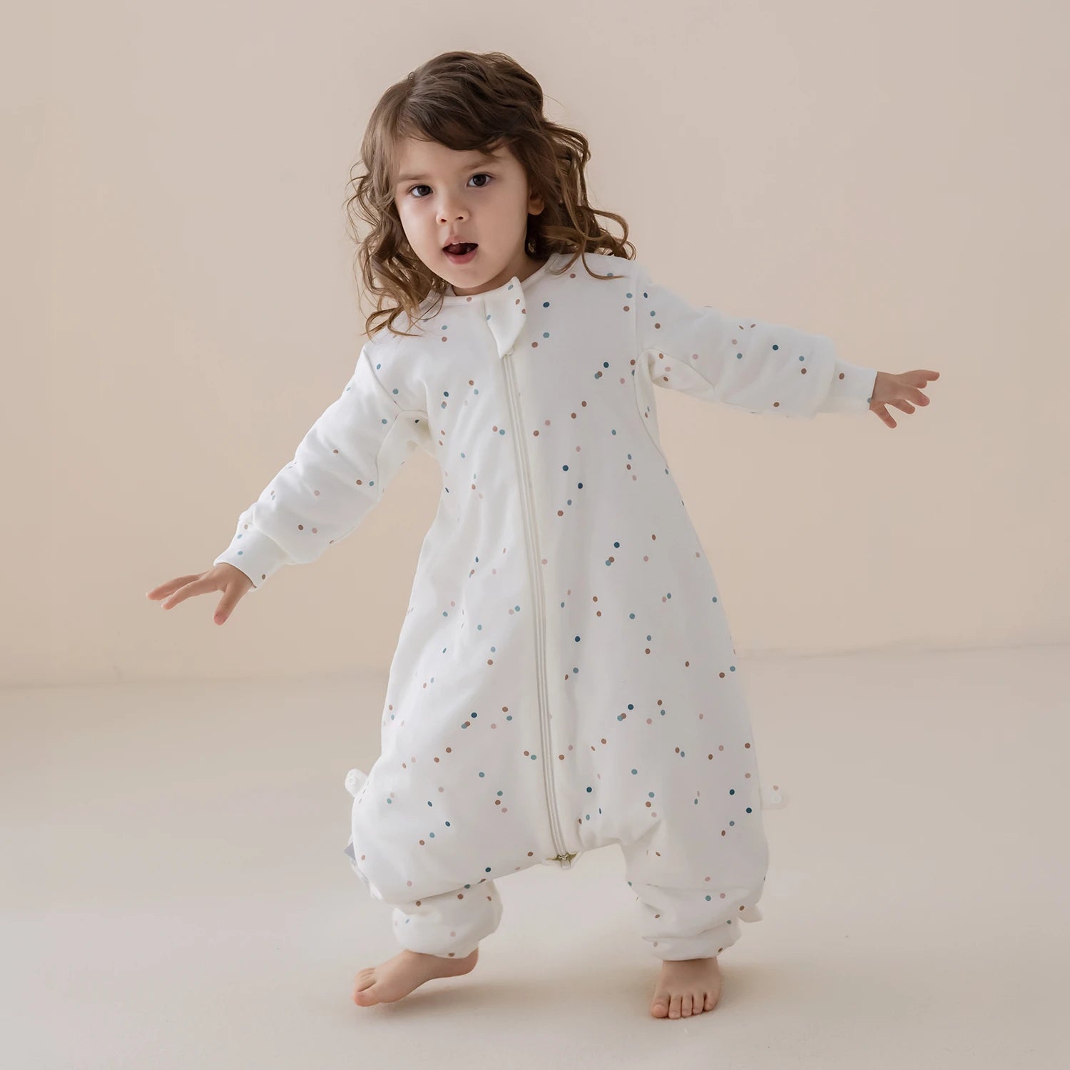 long-sleeve-sleep-sack-walker-1-0-tog-organic-cotton-camel-wool-spark-dots